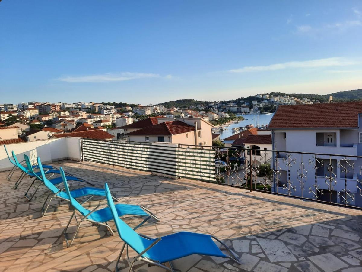 Studio-Appartements Emwey Trogir Extérieur photo