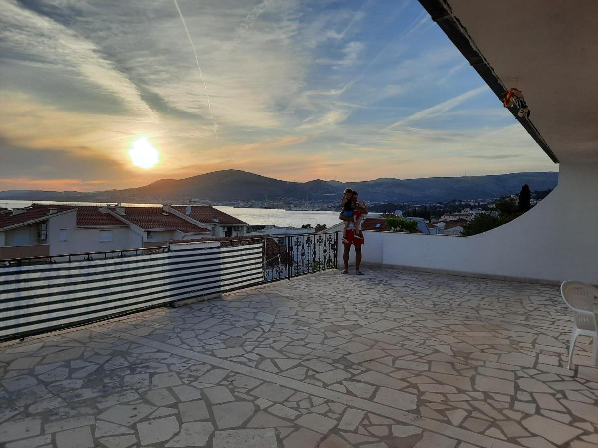 Studio-Appartements Emwey Trogir Extérieur photo