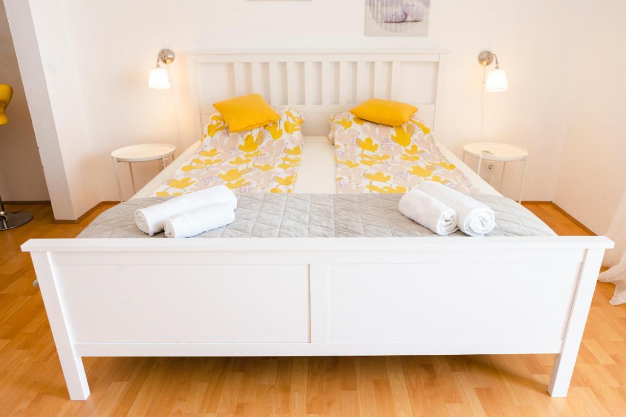 Studio-Appartements Emwey Trogir Extérieur photo