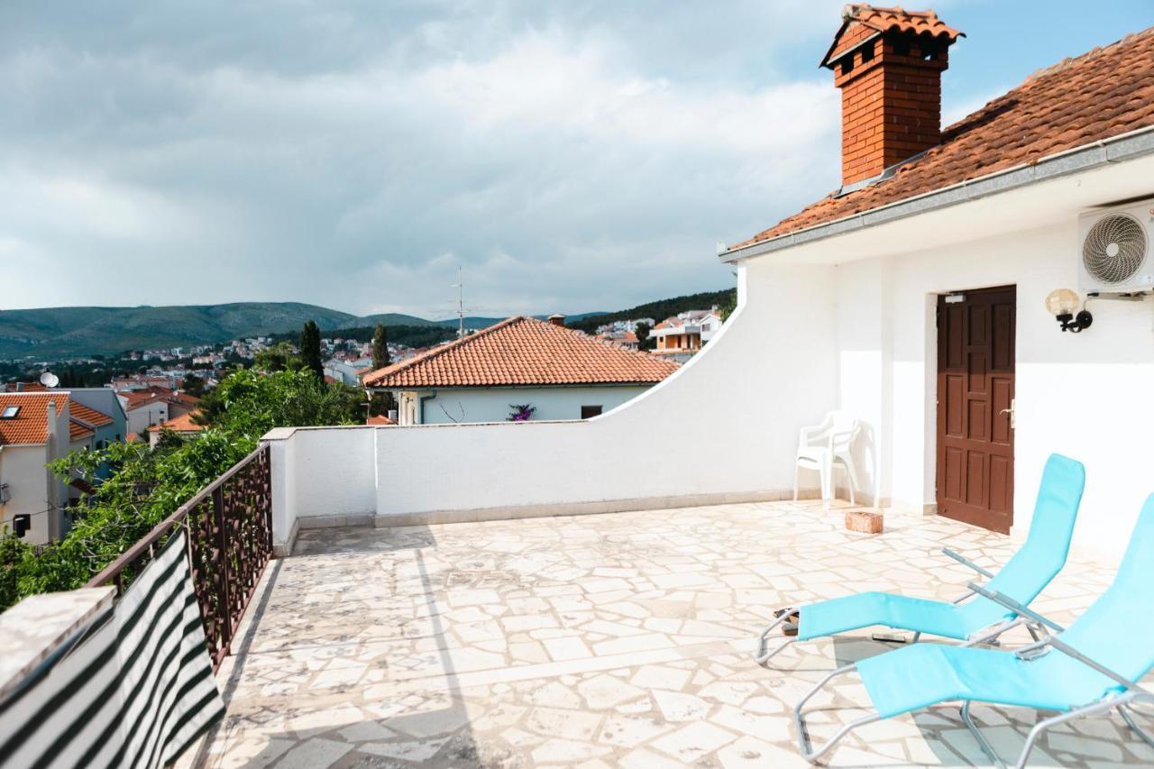 Studio-Appartements Emwey Trogir Extérieur photo